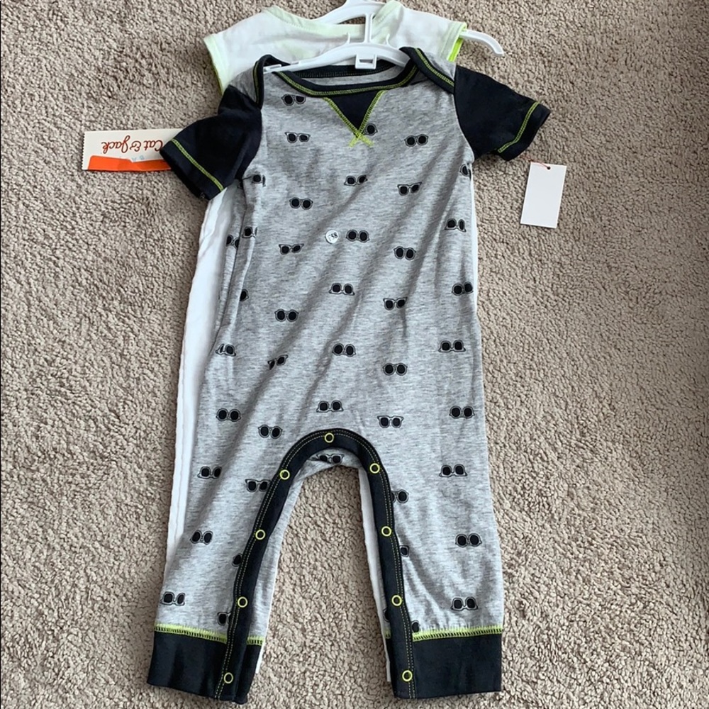 NWT Cat and Jack 2 pc boys Romper set Gray/Green